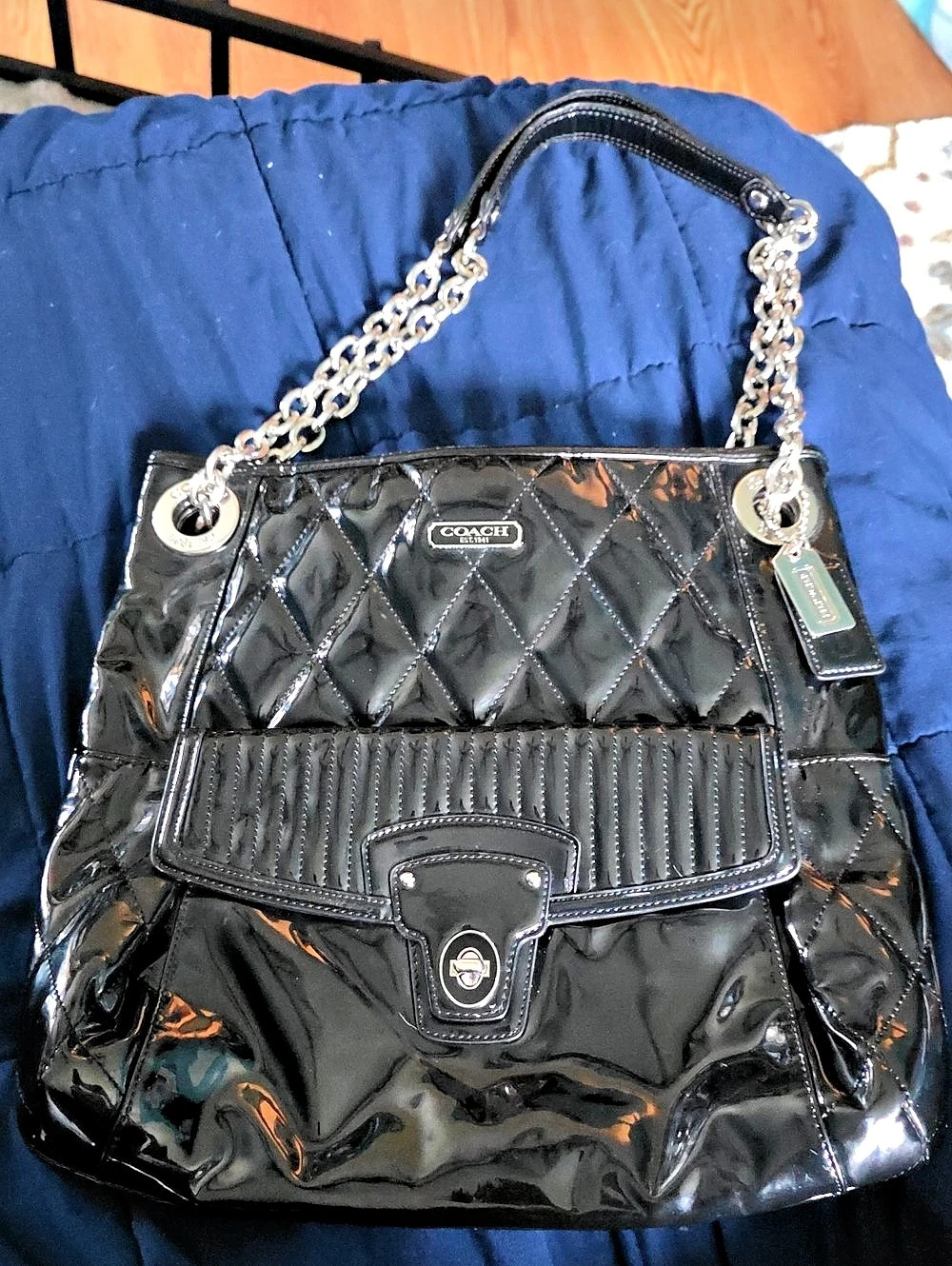 Coach Poppy Liquid Gloss Quilted Hippie Bag Black